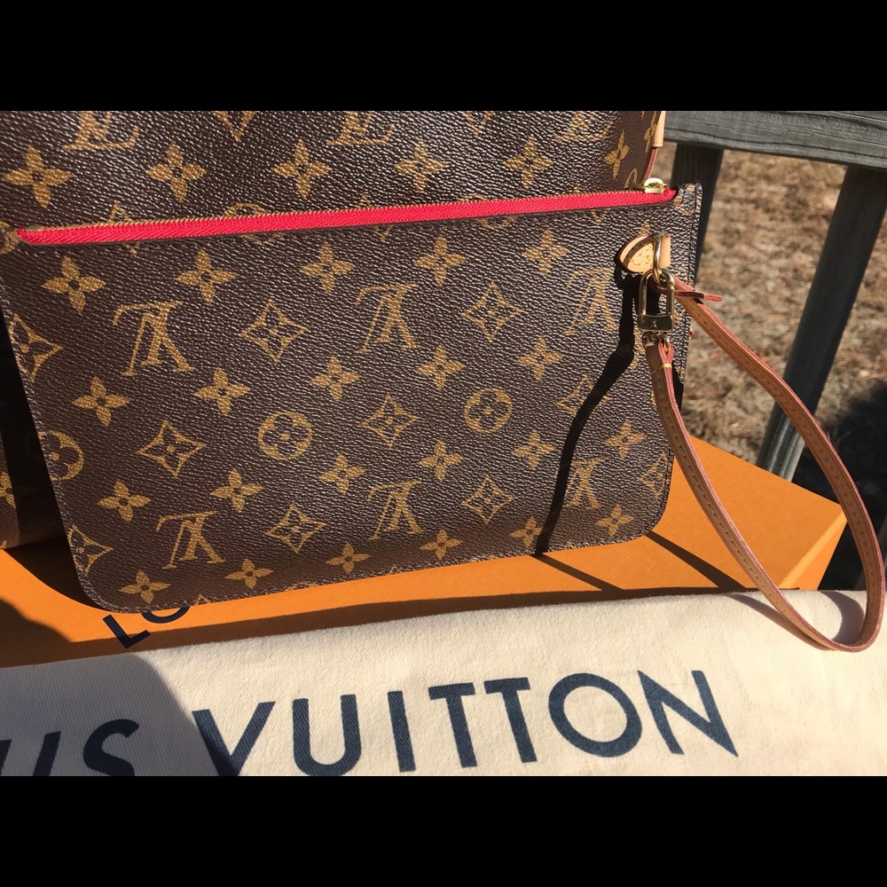 SOLD!!!!! Neverfull MM/GM pouch